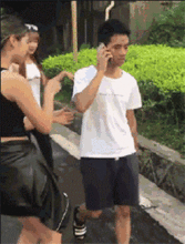 gif搞笑趣图你能不能不要这样啊我是有女朋友的人