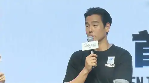 暖男形象崩坏彭于晏被曝对路人竖中指表情严肃满脸不爽
