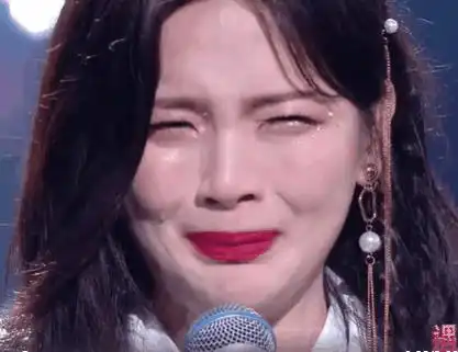 火箭少女解散,杨超越哭成表情包,搞笑发言和老板吵架第一名