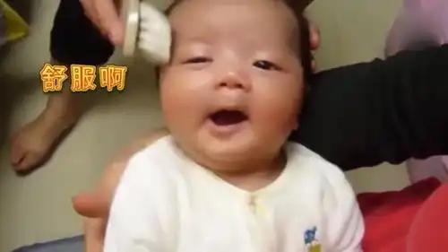 刚满月的宝宝这么多表情包,宝宝你是猴子派来搞笑的吗