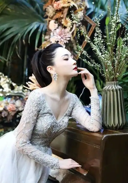 搞笑gif趣图早上二货老婆去上班,不一会打电话回来
