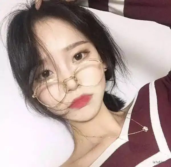 你连自拍都不会,还怎么撩汉怎么称霸朋友圈