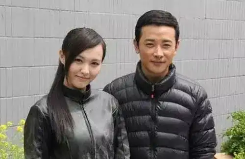 表情罗晋唐嫣又同框啦唐嫣表情害羞甜蜜,两人感情还是依旧虐狗情侣表情