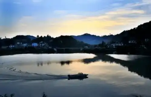 今年六月六,来荔波联山湾捉田鱼抢鸭子.......体验最纯正的布依歌节