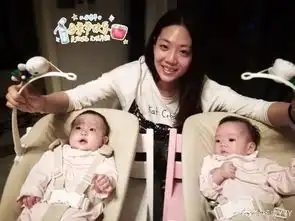 杨云把女儿的脸玩出了表情包,妹妹一脸的生无可恋