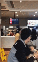 养女儿和儿子的差别在哪网友看看妈妈的表情就知道了