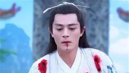 明星吐血镜头,胡歌凄惨,李易峰可爱,而他被做成表情包