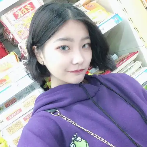 拍照的时候怎么让表情自然