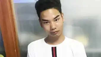 心大又温暖的眉毛哥pick一下恶搞自己的表情包也毫不手软所谓娱乐