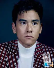 彭于晏成女刊年度唯一男封面叼领子搞怪卖萌