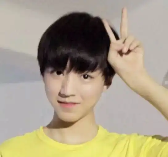 tfboys的搞笑日常易烊千玺来自火星王源又醉奶了王俊凯很萌
