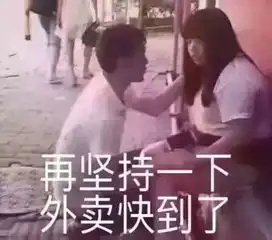 看吐骑手朝外卖里连吐4次口水,只因顾客这个举动...