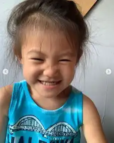 陈冠希晒女儿可爱六连拍