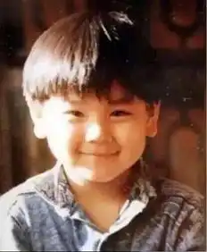 倪萍吐槽张晨光抠门太搞笑,煎饼铺在脸上,咬出个口子也要继续说