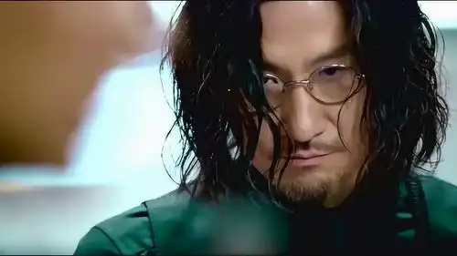 澳门风云3张学友才是乒乓球的大神啊,这旋球,居然直接把球拍都打穿