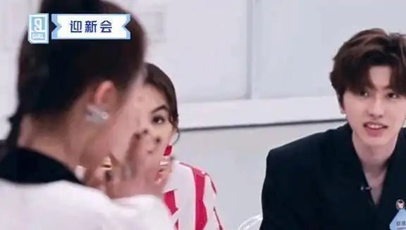 青你2首播虞书欣太戏精,看呆蔡徐坤咆哮式霸屏成抢戏王者