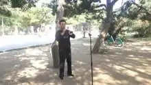 唢呐吹奏洞房花烛,喜庆的歌曲配合喜庆的表情,真是太到位了