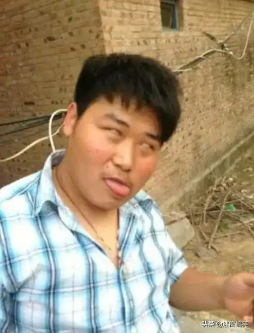 恶搞ps,看到凤姐手捧的照片,忍不住笑出了猪叫声