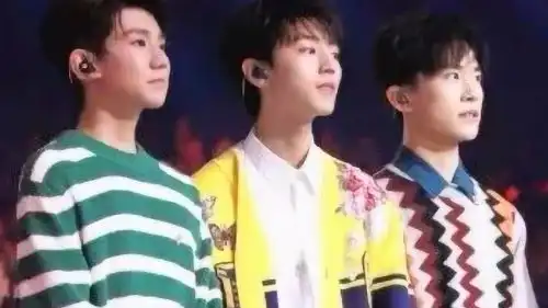 2018最后一飞tfboys现身机场包裹严实将在湖南跨年合体