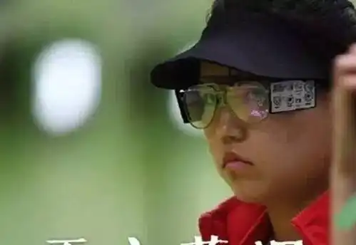 跟明星学表情管理,让你拍照笑靥如花,再也不怕被抓拍