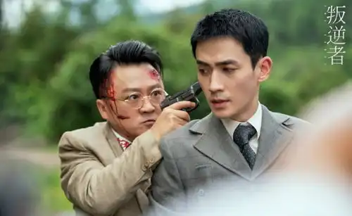 还珠格格小凳子也太惨,23年前演配角爆红,如今去电子厂都没人要