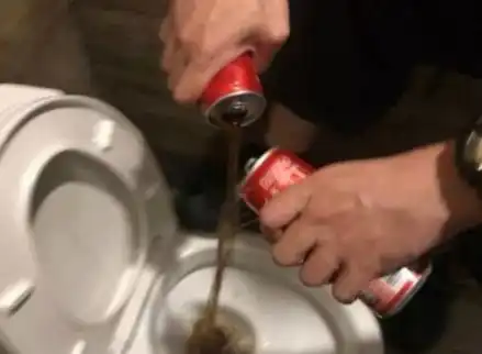 搞笑ps系列求大神在我身后p两个保镖,结果被p成表情包,笑尿了