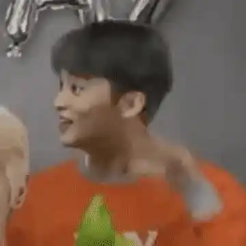 各位有没有nct,exo,redvelvet的沙雕图片或者搞笑表情包,在线求