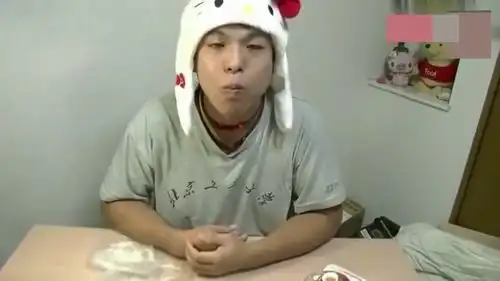 外国人集体挑战中国皮蛋看他们的表情是太好吃了吗