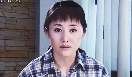 保姆打扫卫生迟到,发现女主人躺在厕所,直接吓到当场尖叫