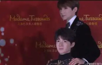 tfboys的杜莎夫人蜡像,太搞笑了,易烊千玺是得罪了蜡像师吗