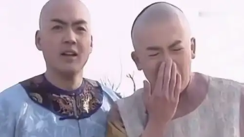还珠格格小燕子眼还没睁开,就给了五阿哥一拳