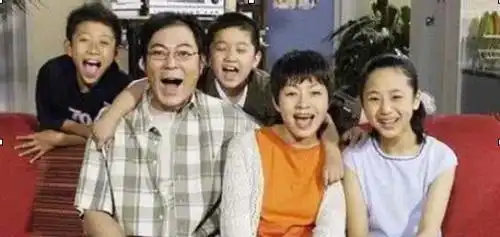 杨紫生日,张一山自制表情包为她庆生