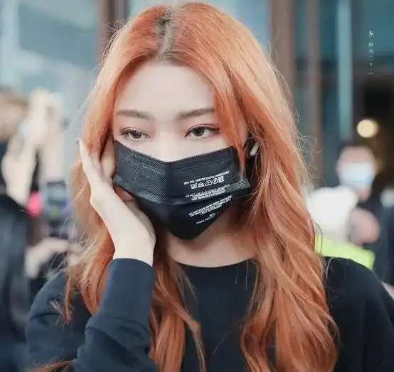火箭少女解散,杨超越哭成表情包,搞笑发言和老板吵架第一名