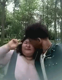 结婚的时候闺蜜居然送了一件如此神秘的礼物,你们绝对没见过
