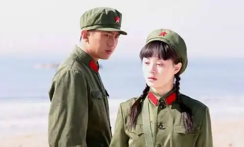 邓超再秀恩爱日常,七夕前夕晒出搞怪自拍,孙俪被迫穿情侣装