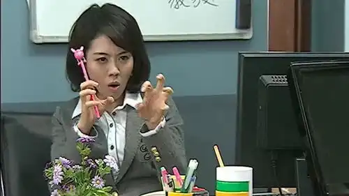 班主任对捣蛋的学生无可奈何,体育老师教给她一个绝招