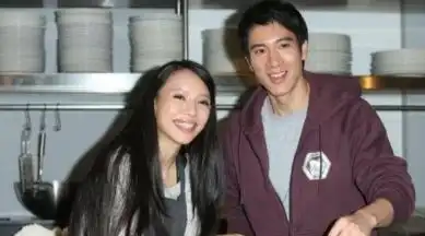 评为最有影响力的美籍亚洲人,苦追妻9年,如今却被误认为刘德华