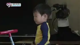 超人回来了书言拉粑粑,书俊闻到嫌臭的小表情真的太搞笑了