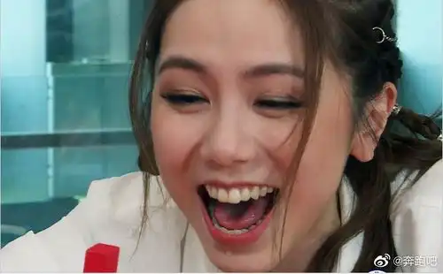 奔跑吧按摩贴好牛,白鹿机智,邓紫棋流口水,沙溢表情失控郑恺