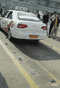 地铁上拍妹子被发现了,我要不要去要个联系方式