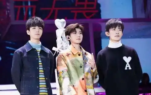 tfboys再同台只剩黑脸单飞6年差距太大,有人只能叹气