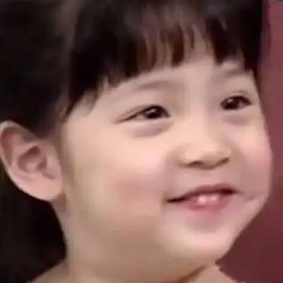 欧阳娜娜小时候萌照
