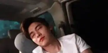 明星们熟睡时的照片盘点,易烊千玺太帅了,冯绍峰片场熟睡