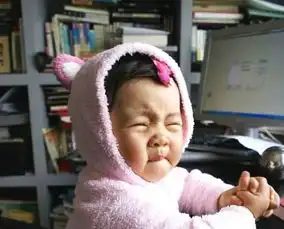 黄磊女儿多多幼时萌照流出,意外撞脸甜馨,太可爱了