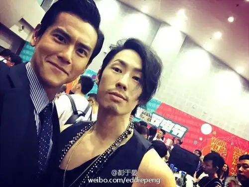 组图男神聚会表情太有戏彭于晏崔始源搞怪