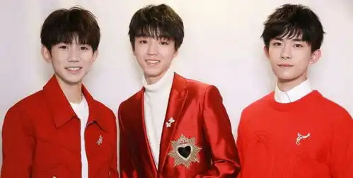415tfboys三小只同时更博,都配表情包,到底是什么日子