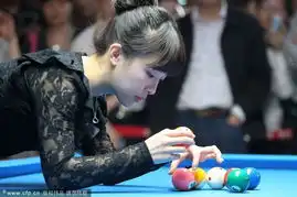 潘晓婷出席受球迷追捧潘晓婷表情认真