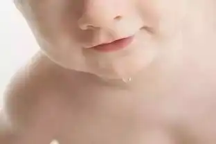 宝宝流口水,现象虽普遍却也要警惕