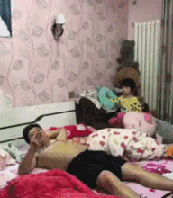 搞笑gif女儿,你不要笑话爸爸,爸爸今天可能是没发挥好