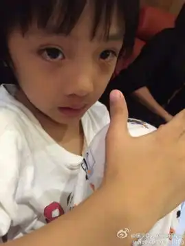 爸爸去哪儿费曼生日吴镇宇晒图表情搞怪合不上拍组图